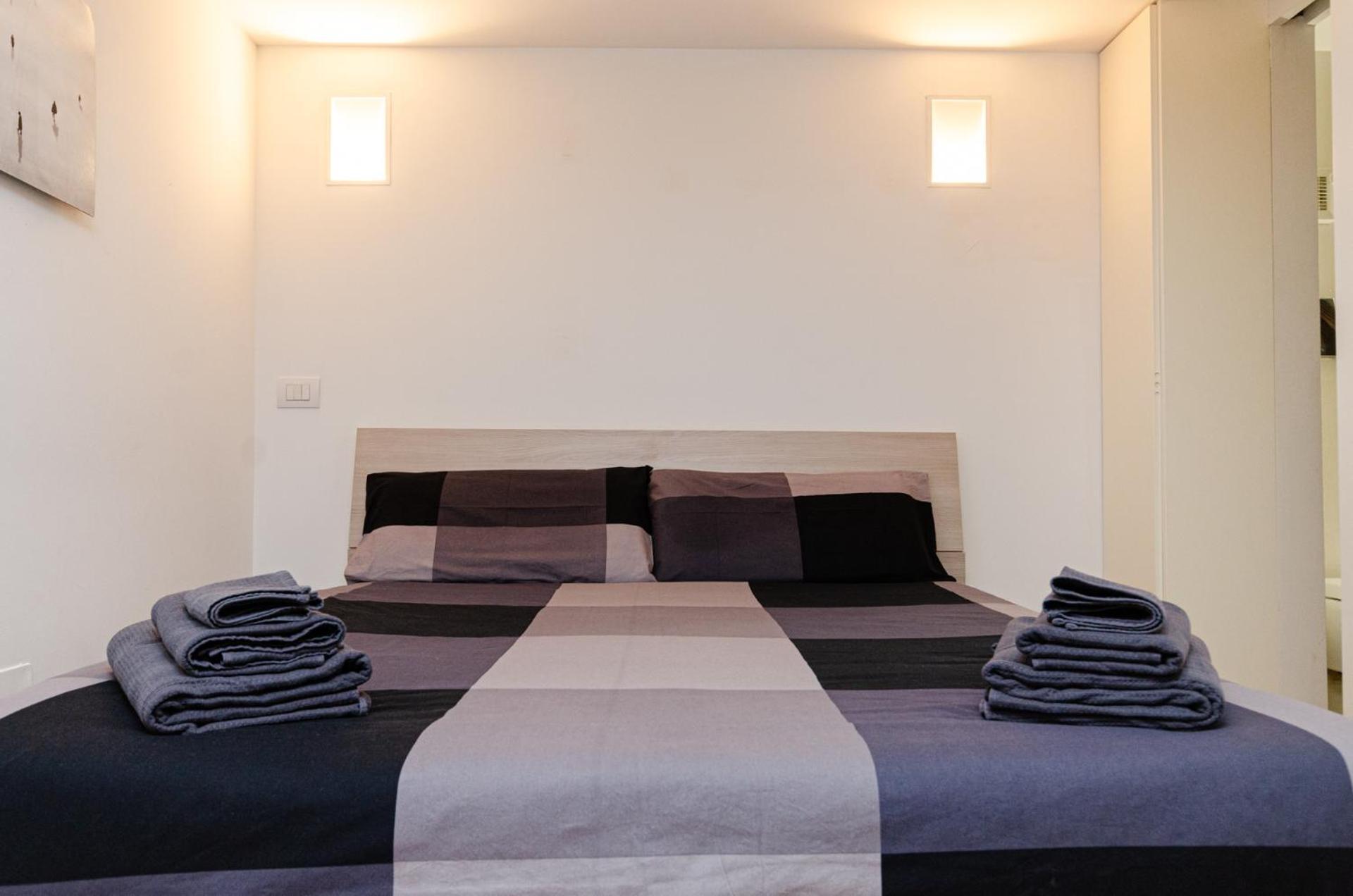 Vivimihome Loft Su Due Livelli Con Terrazzo Milão
